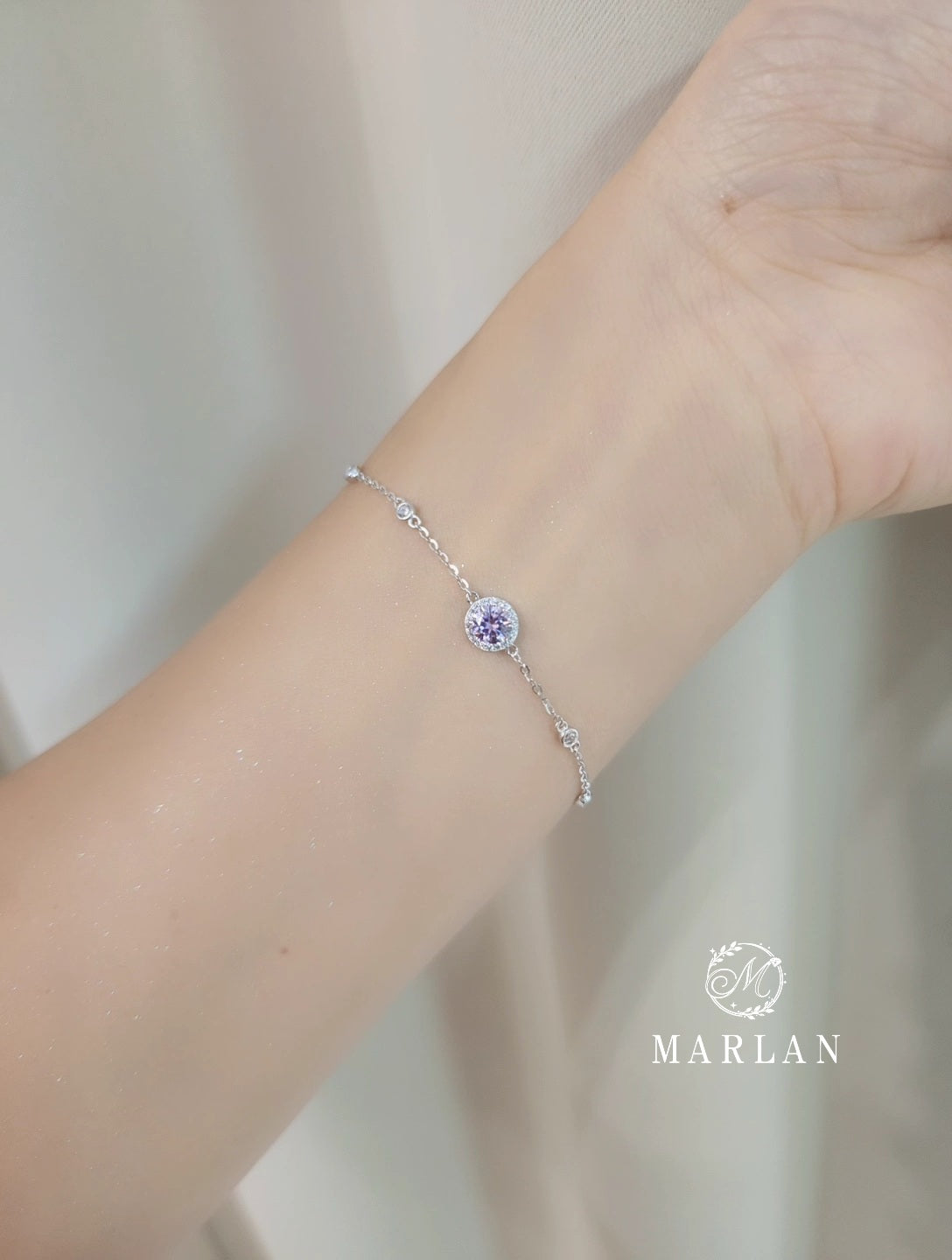 Moissanite Brilliant Lavender Aura Halo Bracelet(0.5ct)