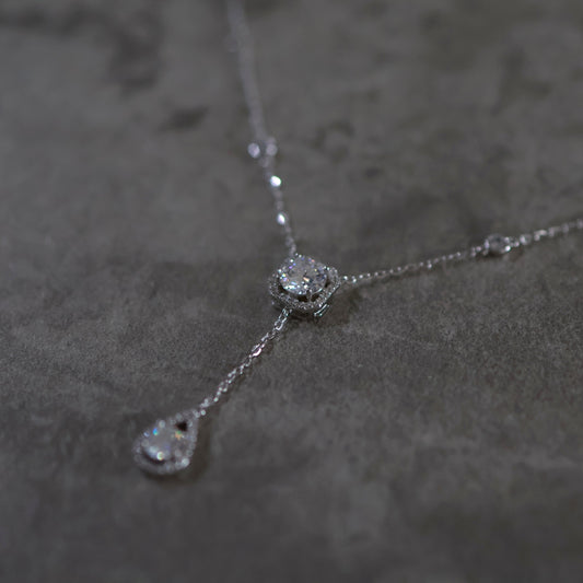 モアサナイト ブリリアント セレスティアル ティアーズ ネックレス(1ct)