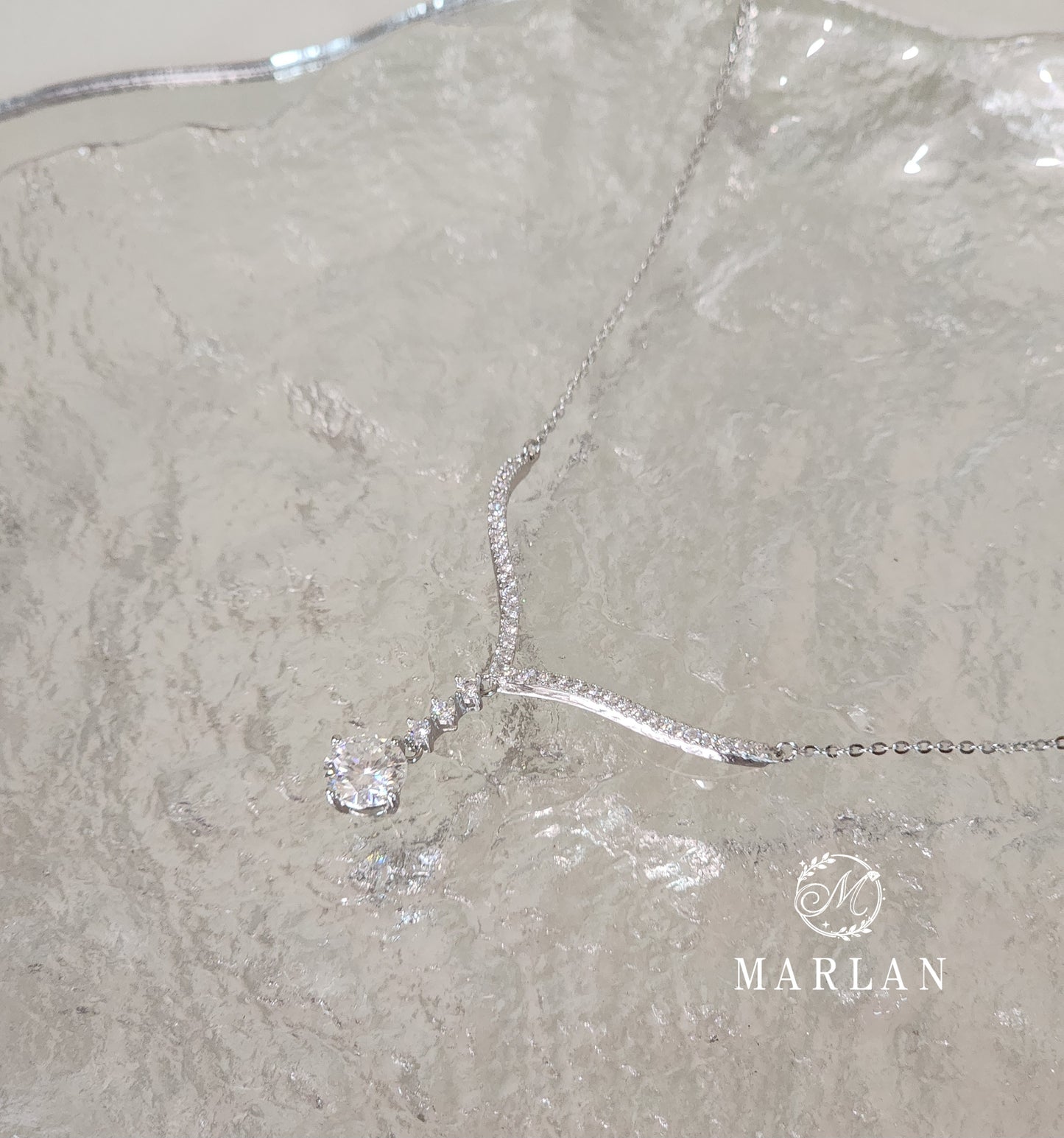 Moissanite Brilliant V-Drop Necklace(1ct)