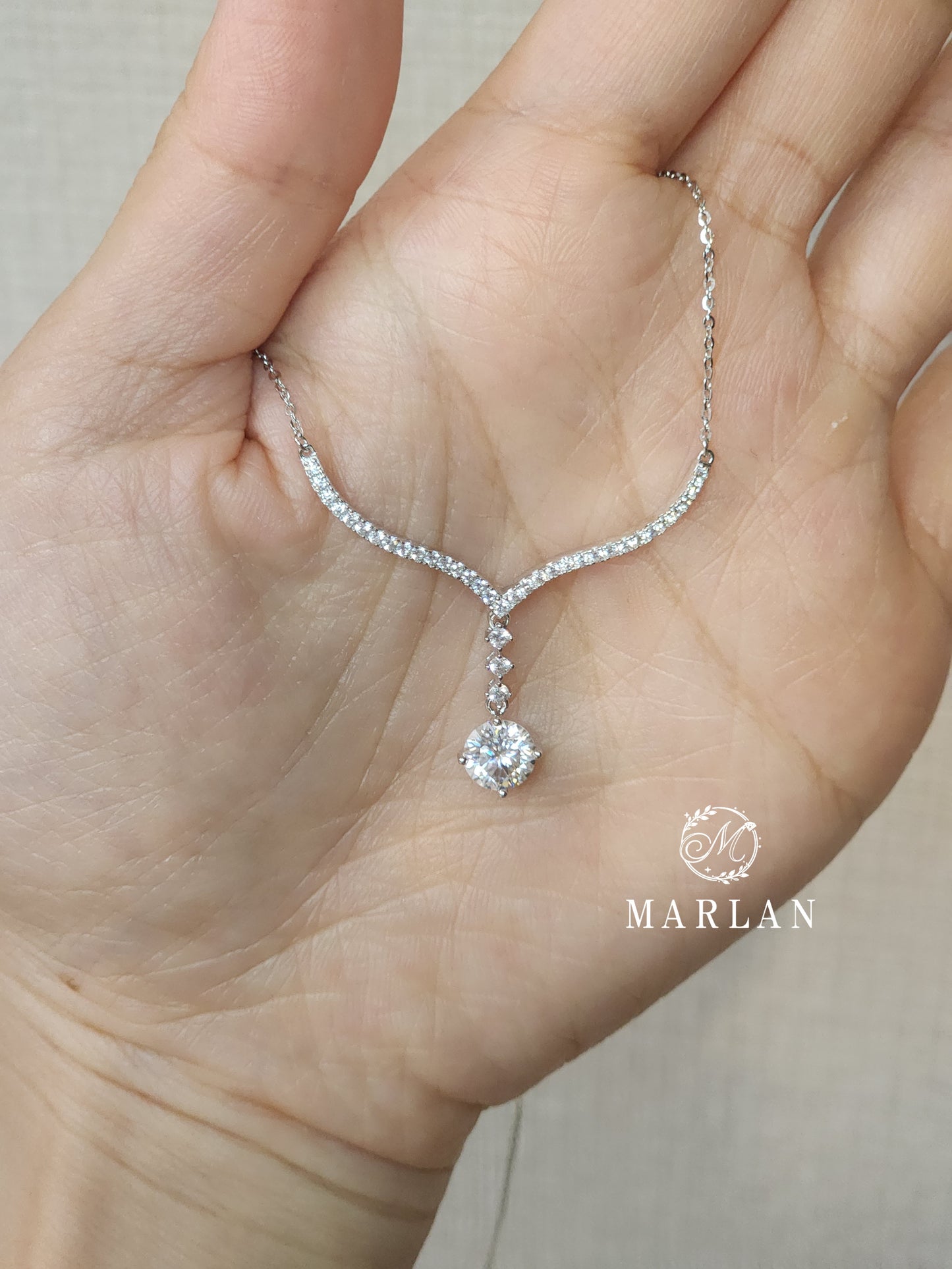 Moissanite Brilliant V-Drop Necklace(1ct)