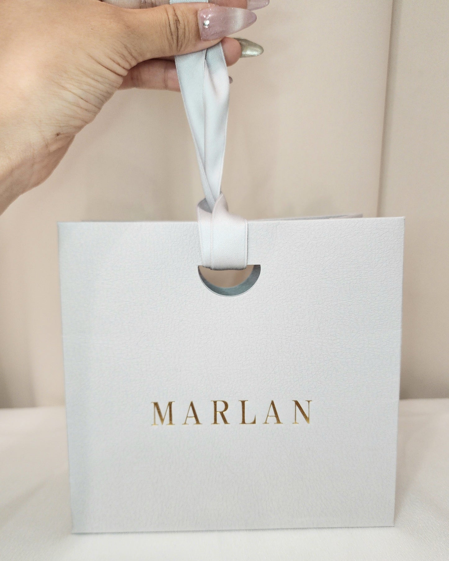 GIFT　WRAPPING