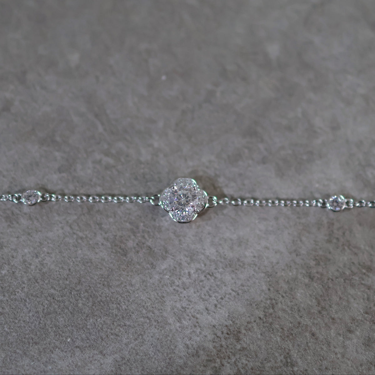 モアサナイト ブリリアント フローラ ブレスレット（0.5ct）