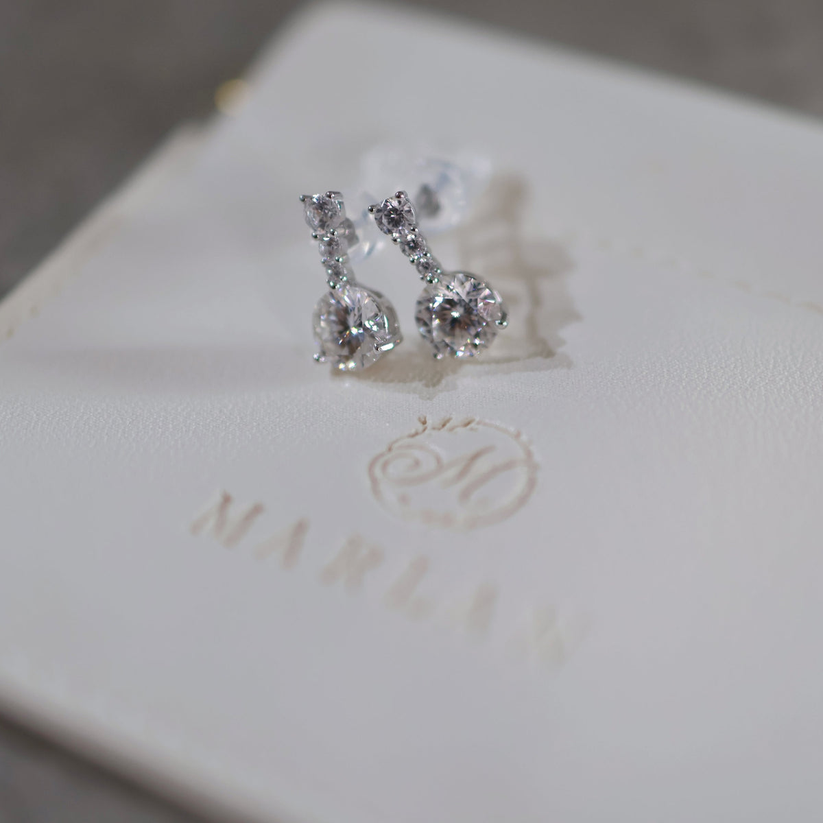 モアサナイト　ブリリアント　アデル　1ct　ピアス