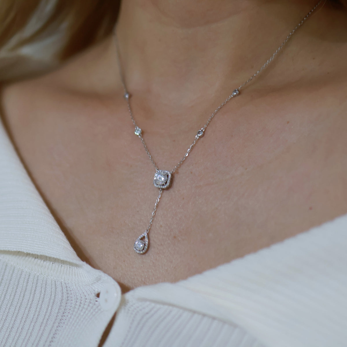 モアサナイト ブリリアント セレスティアル ティアーズ ネックレス（1ct）